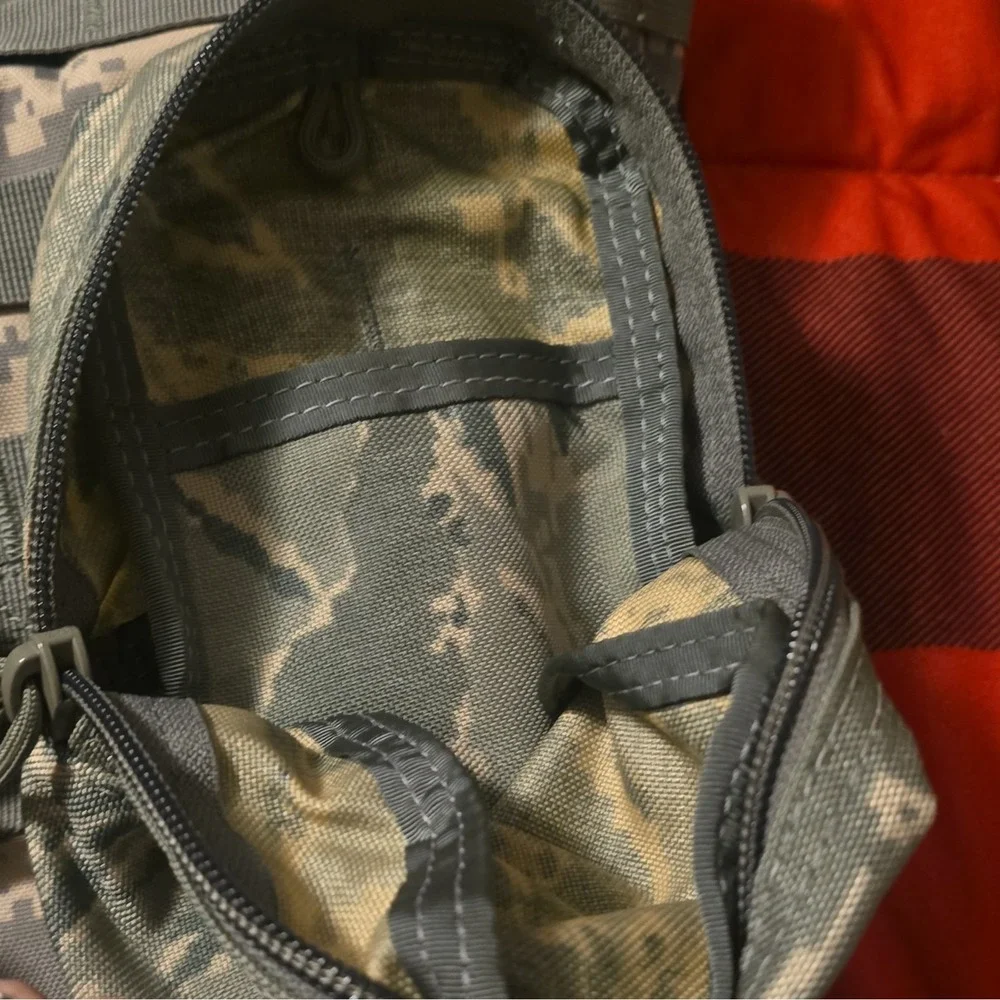CamelBak BlackHawk Hydration Pack 2L Reservoir MOLLE Camo Adjustable Straps